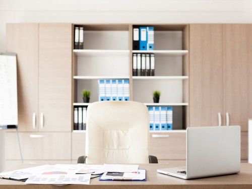 Praktyczne i stylowe: najlepsze meble do Twojego biura